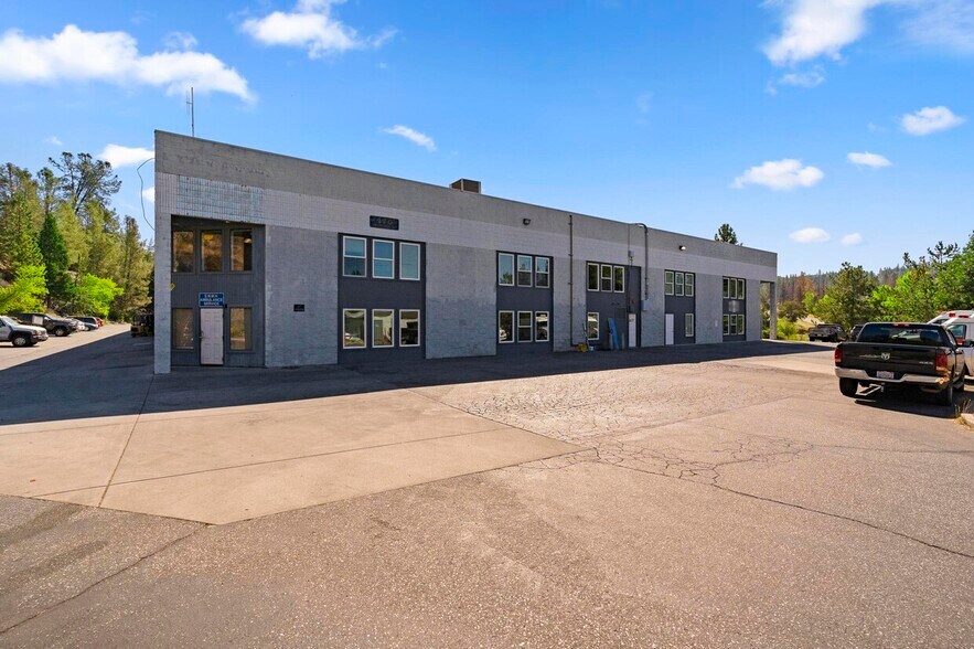 More Photos Of 110 Spring Hill Dr, Grass Valley Manufacturing For Lease