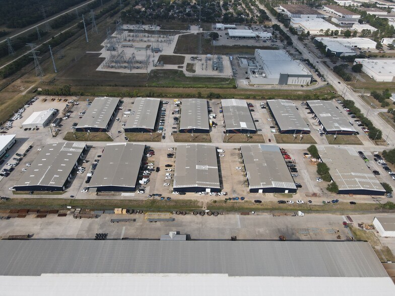 More Photos Of 2121 Brittmoore Rd, Houston Unknown For Lease