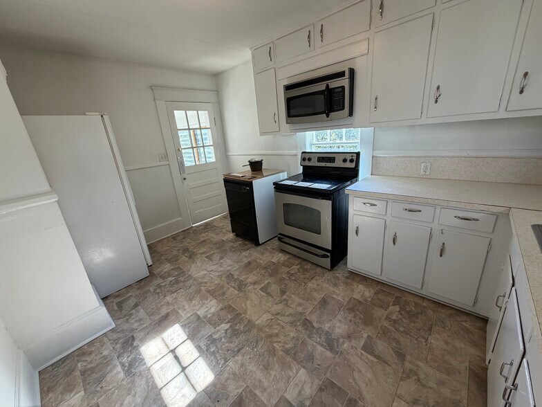 More Photos Of 416 GA-9 S, Dawsonville Specialty For Sale