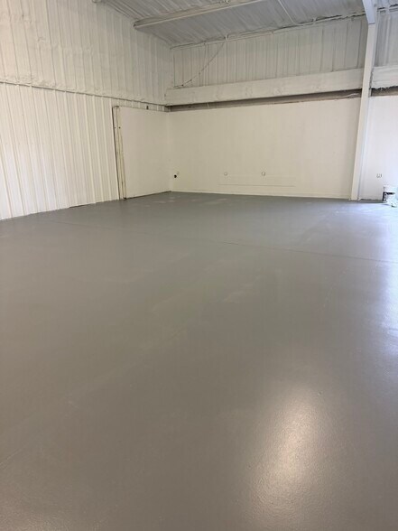 More Photos Of 12007 NE 23rd St, Choctaw Showroom For Sale