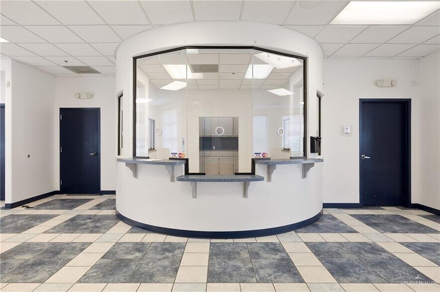 More Photos Of 451 E Alton Gloor Blvd, Brownsville Medical For Sale