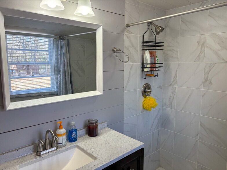 More Photos Of 732 Valley Ridge Rd, Swansea Land For Lease