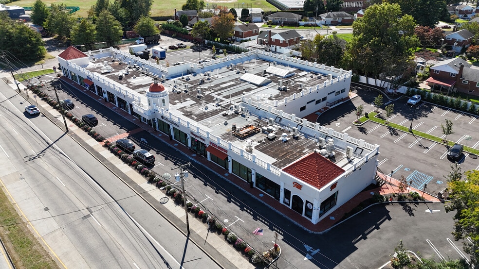 More Photos Of 350 S Broadway, Hicksville General Retail For Lease