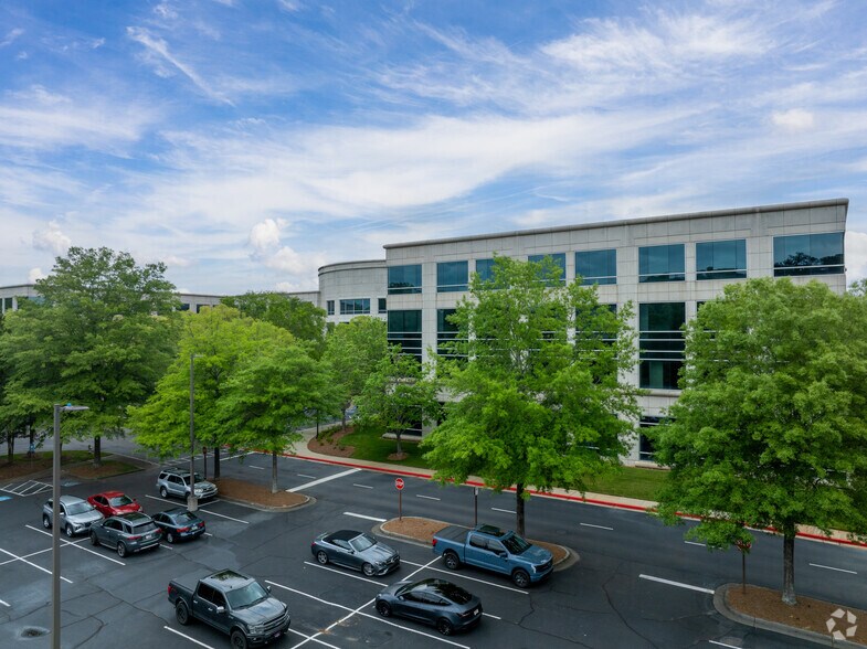 More Photos Of 13560 Morris Rd, Alpharetta Office For Lease