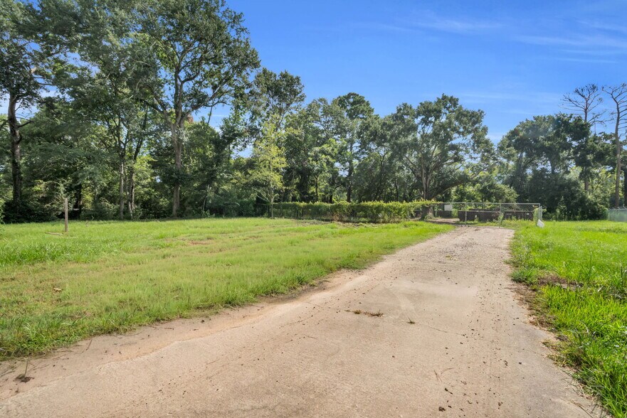 More Photos Of 22830 Fritz Ln, Spring Office Residential For Lease