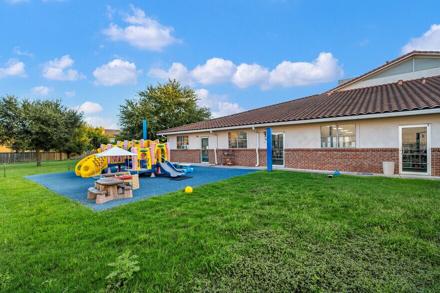 More Photos Of 10002 Camino Bandera, San Antonio Daycare Center For Sale