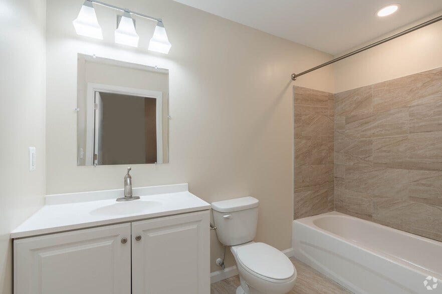 More Photos Of 413 N Howard St, Baltimore Apartments For Lease