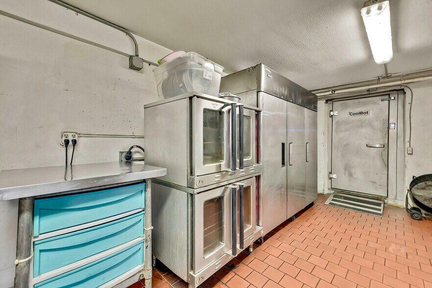 More Photos Of 104 S US Highway 41, Inverness Restaurant For Sale