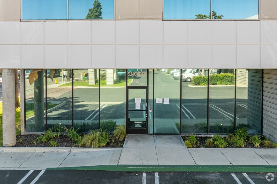 More Photos Of 7825 Somerset Blvd, Paramount Unknown For Lease