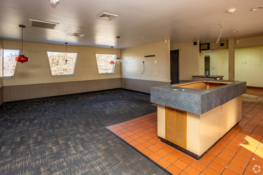 More Photos Of 27 Miners Dr, Castlewood Restaurant For Sale