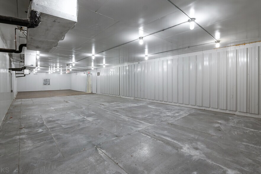 More Photos Of 3702 Hy Point Blvd, Rolla Industrial For Sale