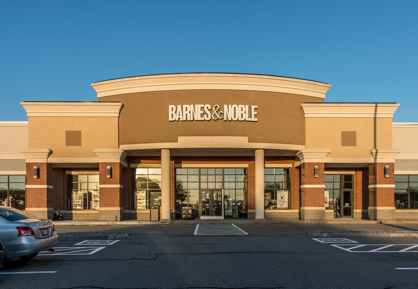 More Photos Of 1315 W Main St, Middletown Unknown For Lease