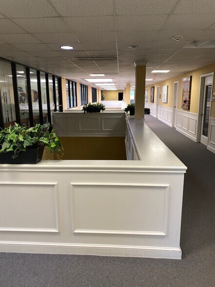 Primary Photo Of 650 S Prospect Ave, Hartville Medical For Lease