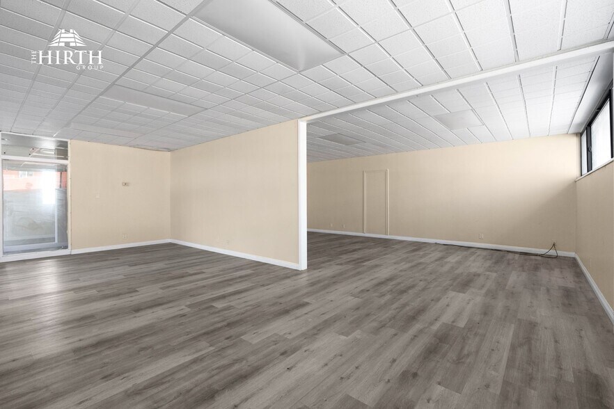 More Photos Of 8621 Bellanca Ave, Los Angeles Office For Sale