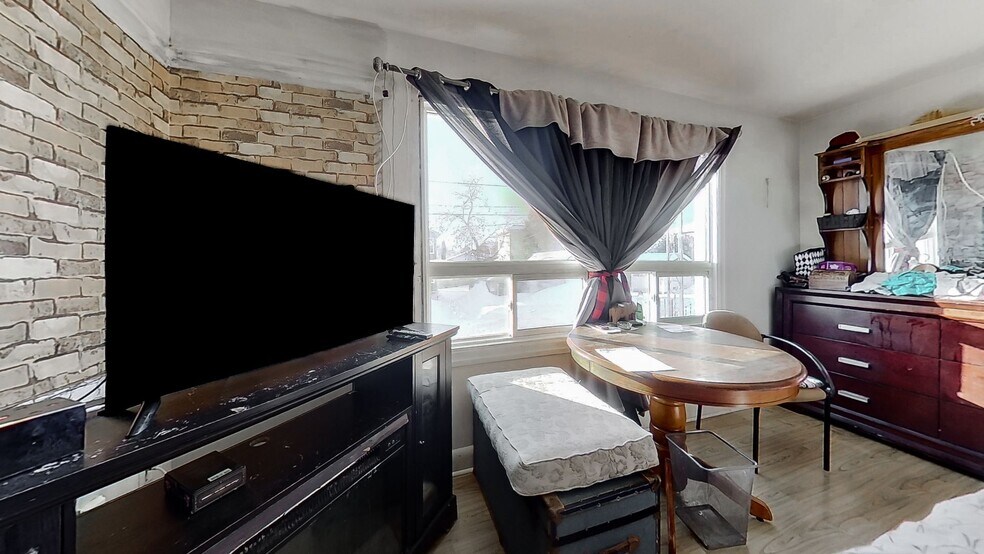 More Photos Of 372 Marshall Ln, Sudbury Apartments For Sale