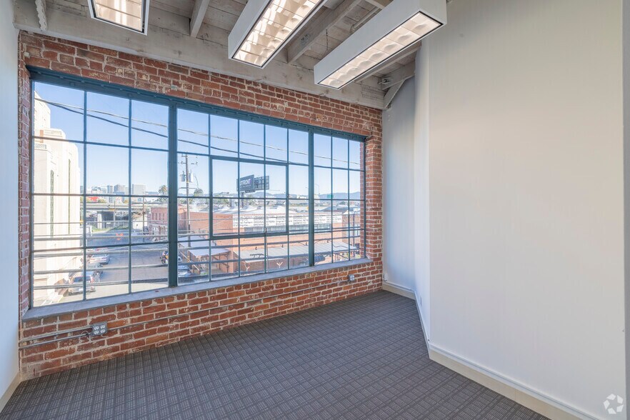 More Photos Of 318 Harrison St, Oakland Loft Creative Space For Lease