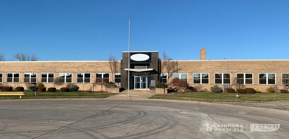More Photos Of 19201 Cranwood Pky, Warrensville Heights Warehouse For Lease