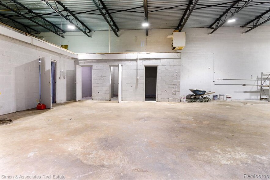 More Photos Of 18090 Mount Elliott St, Detroit Warehouse For Sale