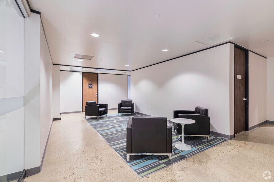 More Photos Of 519 N Sam Houston Pky E, Houston Medical For Lease