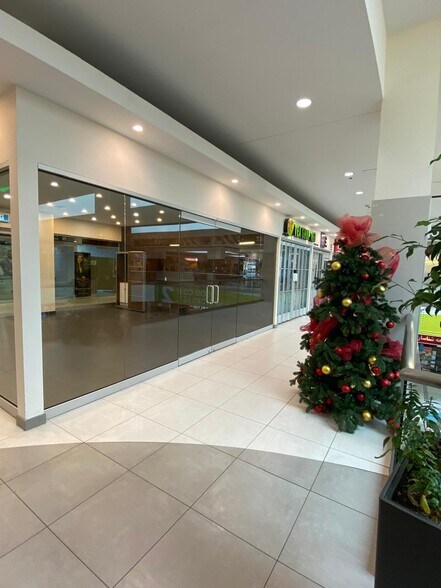 More Photos Of 7165 - 7167-7167 Yonge St, Markham Apartments For Sale