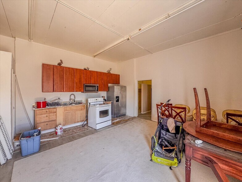 More Photos Of 17671-17681 San Carlos Blvd, Fort Myers Marina For Sale