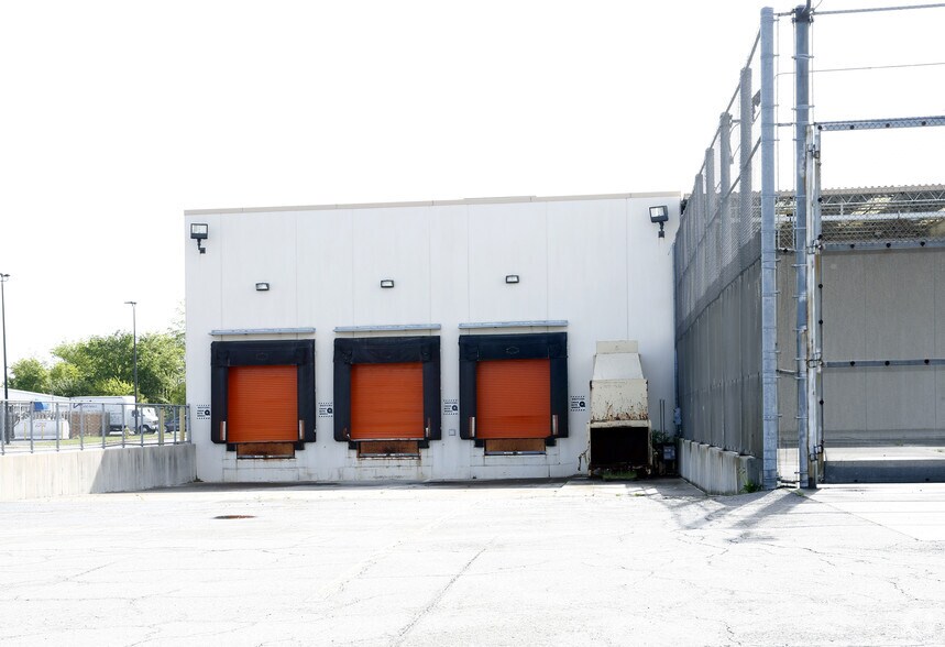 More Photos Of 2090 N Cable Rd, Lima Warehouse For Sale