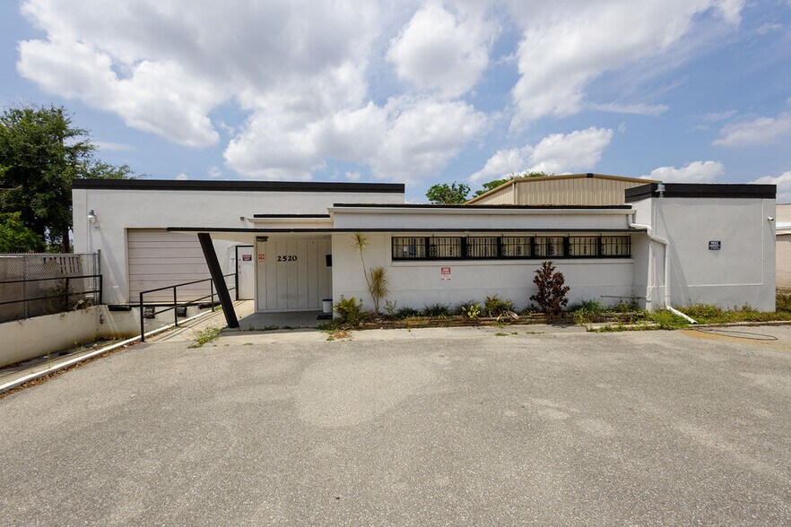 More Photos Of 2520 Hansrob Rd, Orlando Light Manufacturing For Lease