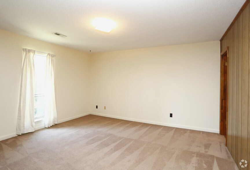 More Photos Of 6535 Summertime Apartments, 6535 Jeffrey Dr, Fayetteville Apartments For Sale