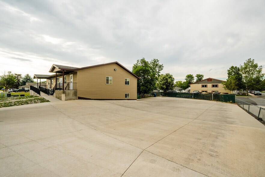 More Photos Of 751 Avoca Ave, Sheridan Daycare Center For Sale