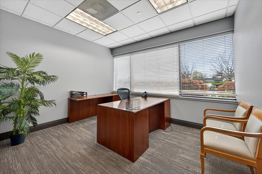 More Photos Of 7060 N Fresno St, Fresno Office For Lease