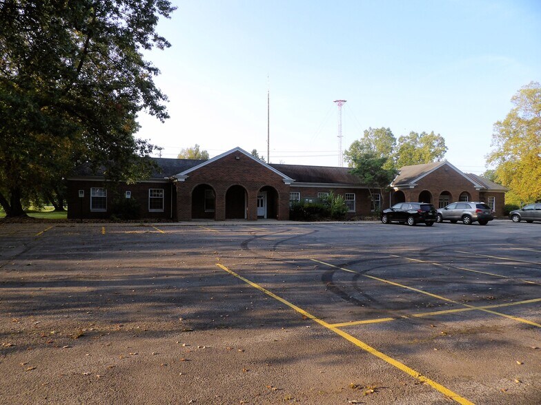 More Photos Of 100 Parker Ct, Chardon Office For Lease