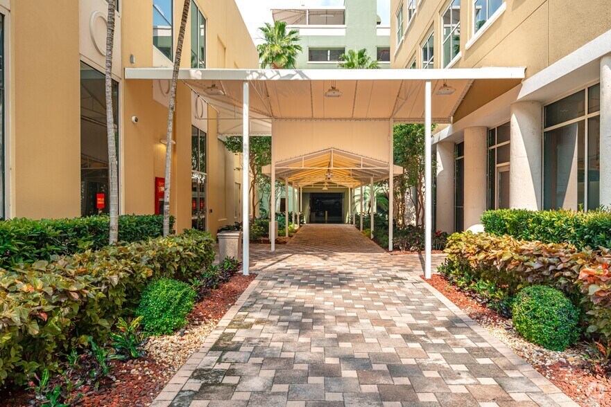 More Photos Of 925 S Federal Hwy, Boca Raton Office For Lease