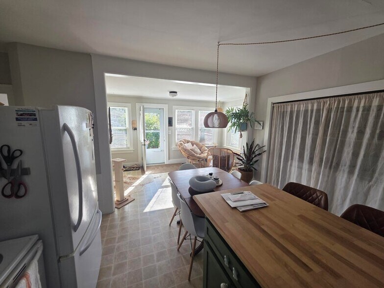 More Photos Of 12 Gay St, Rockland Apartments For Sale