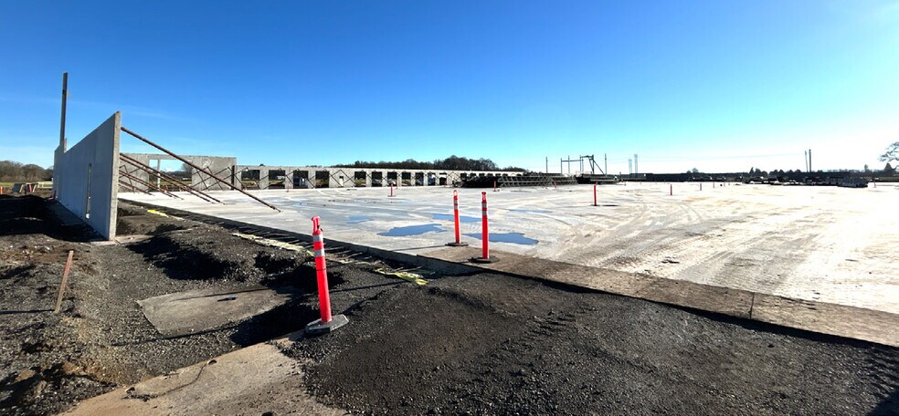 More Photos Of 2625 NE Huffman Rd, Hillsboro Distribution For Sale