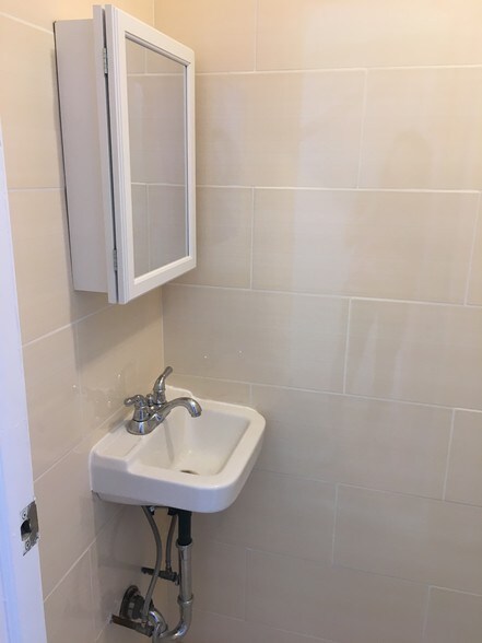 More Photos Of 13517-13523 40th Rd, Flushing Storefront For Lease