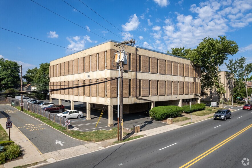 Primary Photo Of 99 Morris Ave, Springfield Office For Lease