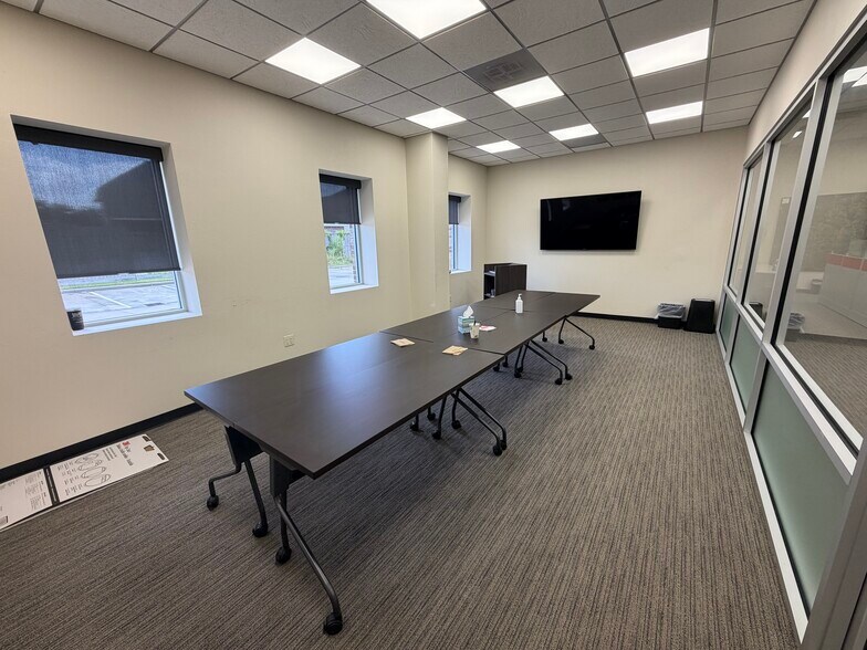 More Photos Of 4022 Louetta Rd, Spring Auto Dealership For Lease