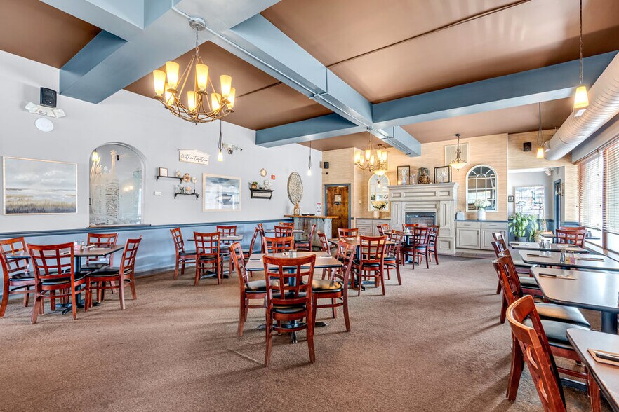 More Photos Of 300 Main St, Avon By The Sea Storefront Retail Office For Lease