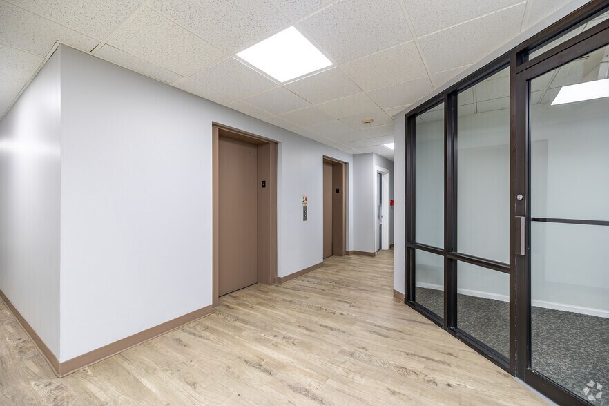 More Photos Of 6230-6360 Busch Blvd, Columbus Unknown For Lease