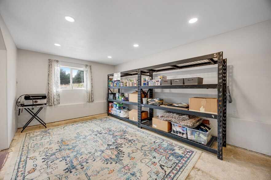 More Photos Of 129 Lower Pacific Dr, Whitethorn General Retail For Sale