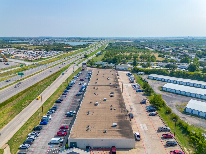 More Photos Of 3501-3539 NW Loop 820, Fort Worth Showroom For Lease