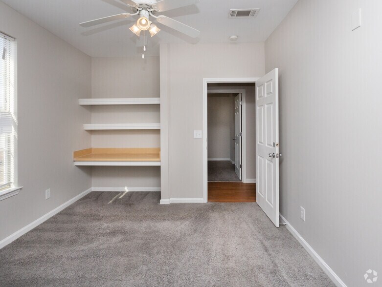 More Photos Of 1300 Independence Place Dr, Hinesville Apartments For Sale