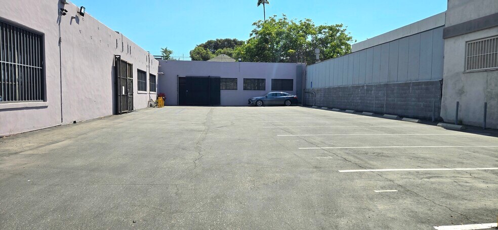 More Photos Of 170 E Jefferson Blvd, Los Angeles Warehouse For Sale