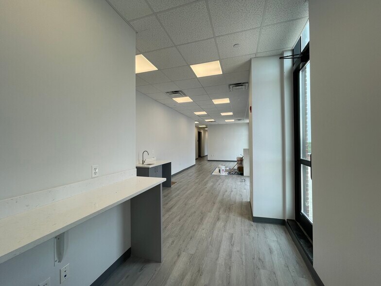 More Photos Of 251-73 Jericho Tpke, Bellerose Office For Sale