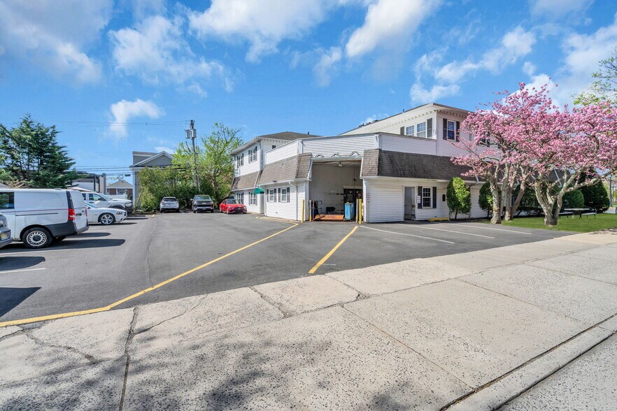 More Photos Of 800 The Plaza, Sea Girt Office For Sale