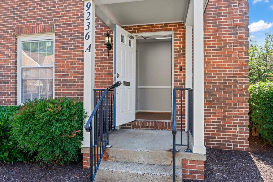 More Photos Of 9236-9248 Mosby St, Manassas Office For Lease