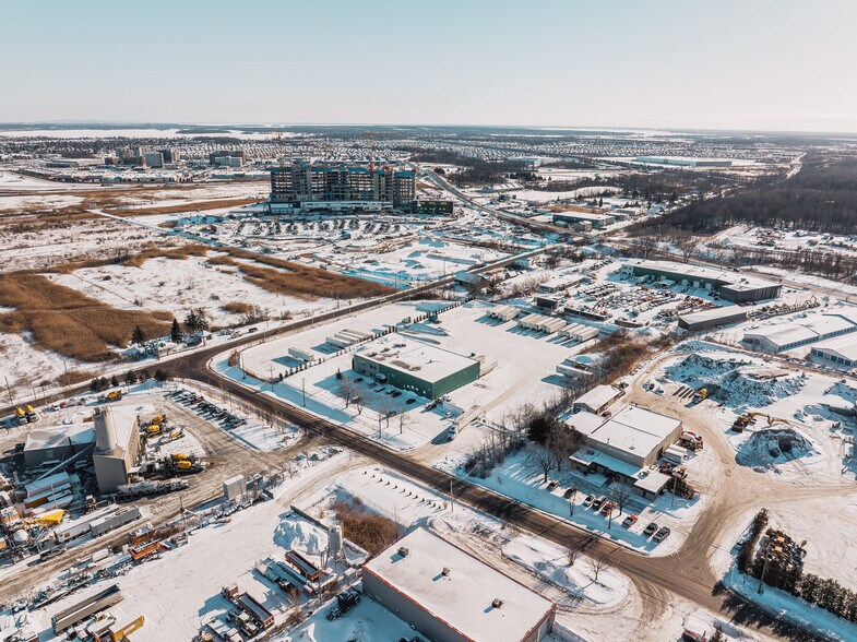 More Photos Of 500 Montée Labossière, Vaudreuil-dorion Service For Lease