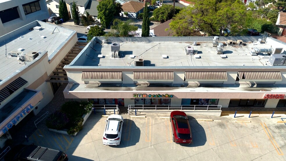 Primary Photo Of 2550 Foothill Blvd, La Crescenta Storefront For Lease