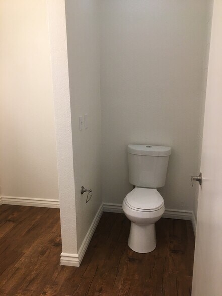 More Photos Of 4045 W Quail Ave, Las Vegas Warehouse For Lease