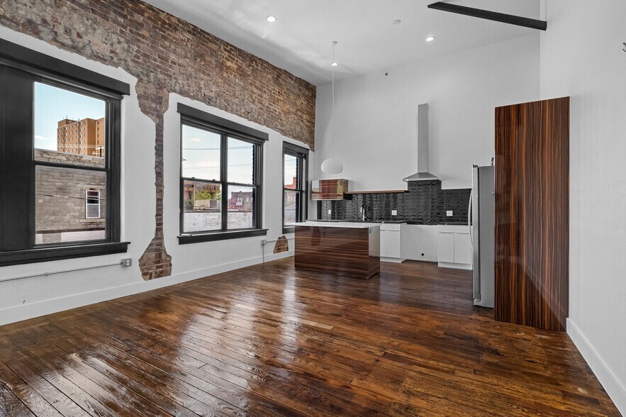 More Photos Of 124 S Joplin Ave, Joplin Warehouse For Sale